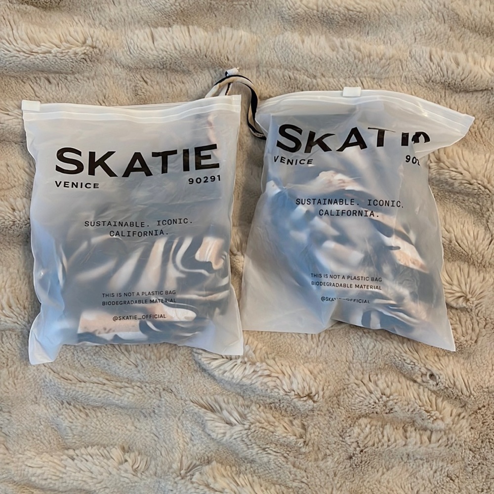 SKATIE Sarah Top & Melly Bottom -
